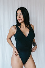 Load image into Gallery viewer, Body | Maiô Faixa Cintura Cavado Costas

